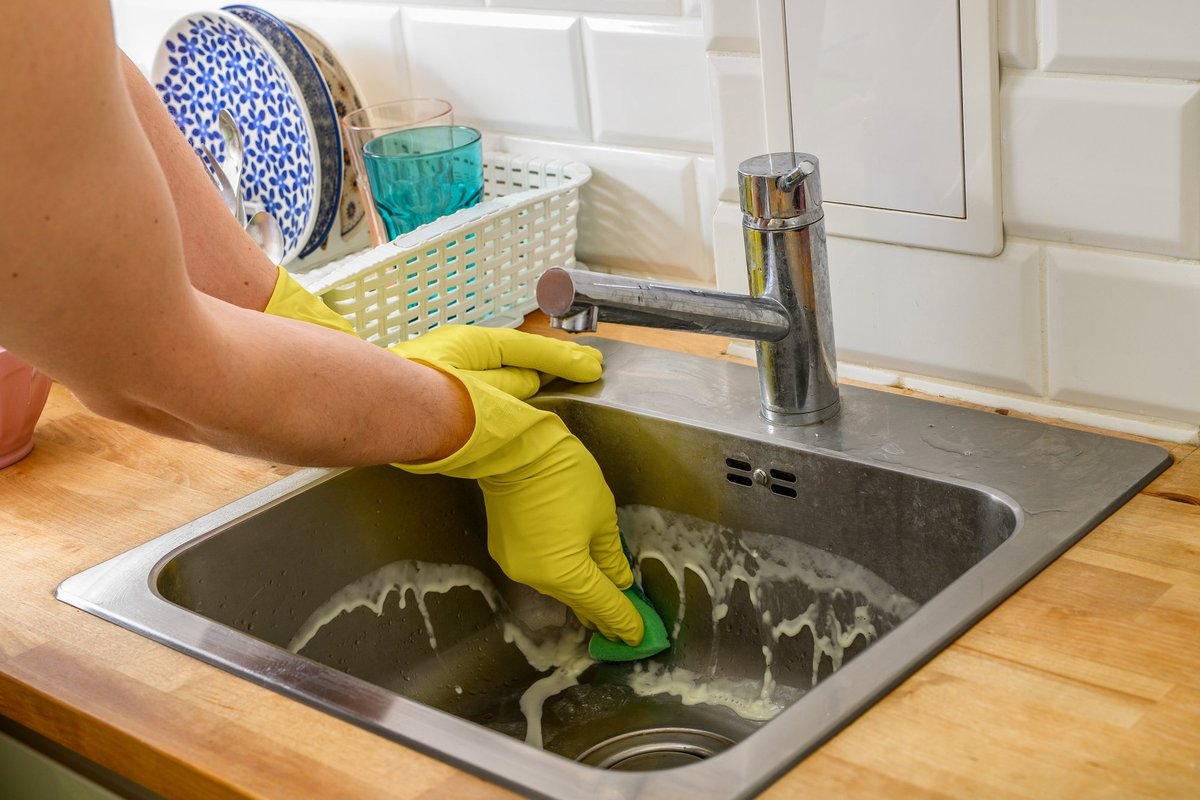 Začepljen sudoper i rešenje za odvod