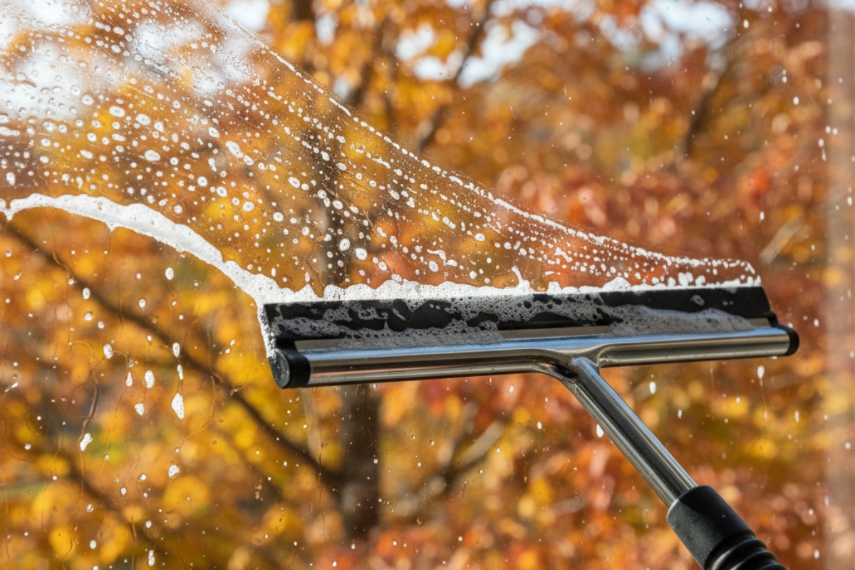 Pranje prozora tokom jesenjih dana