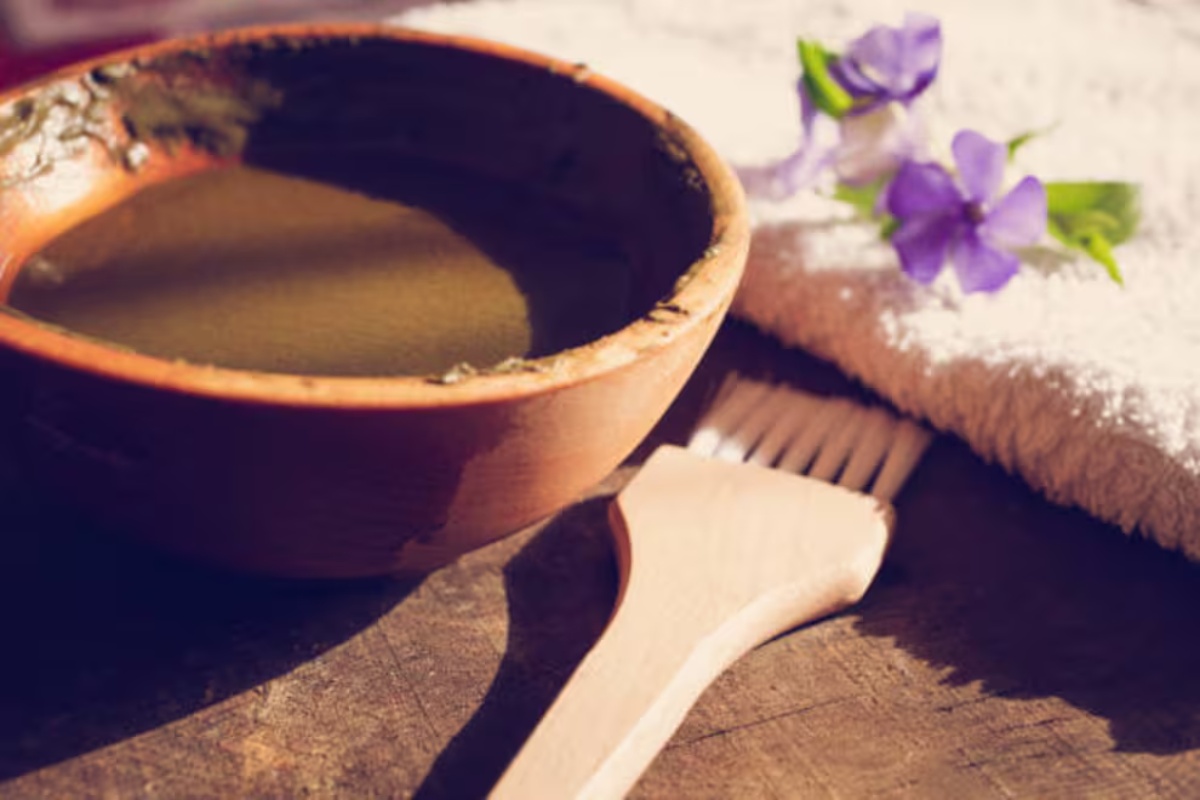 Prirodno farbanje kose kanom za pokrivanje sedih