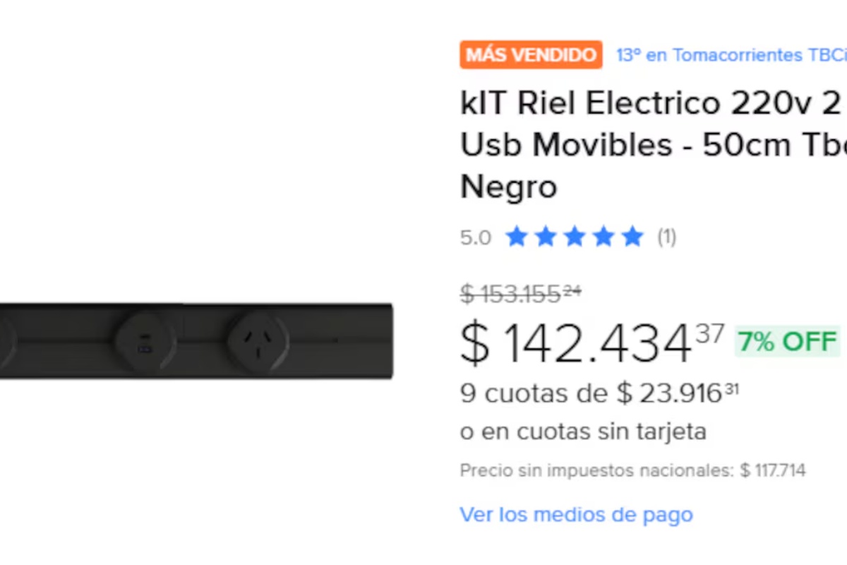 Moderan enterijer sa integrisanim električnim šinama