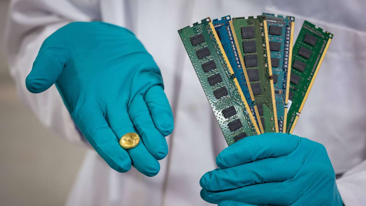 U elektroničkom otpadu koji se čuva kod kuće može se nalaziti dovoljno zlata za izradu poluge od 22 karata.