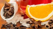 Fierberea cojii de mandarine cu piper și scorțișoară: pentru ce este utilă și de ce este recomandată.