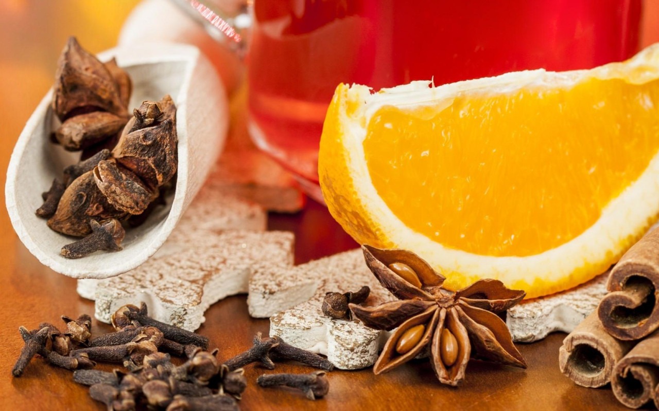 Fierberea cojii de mandarine cu piper și scorțișoară: pentru ce este utilă și de ce este recomandată.