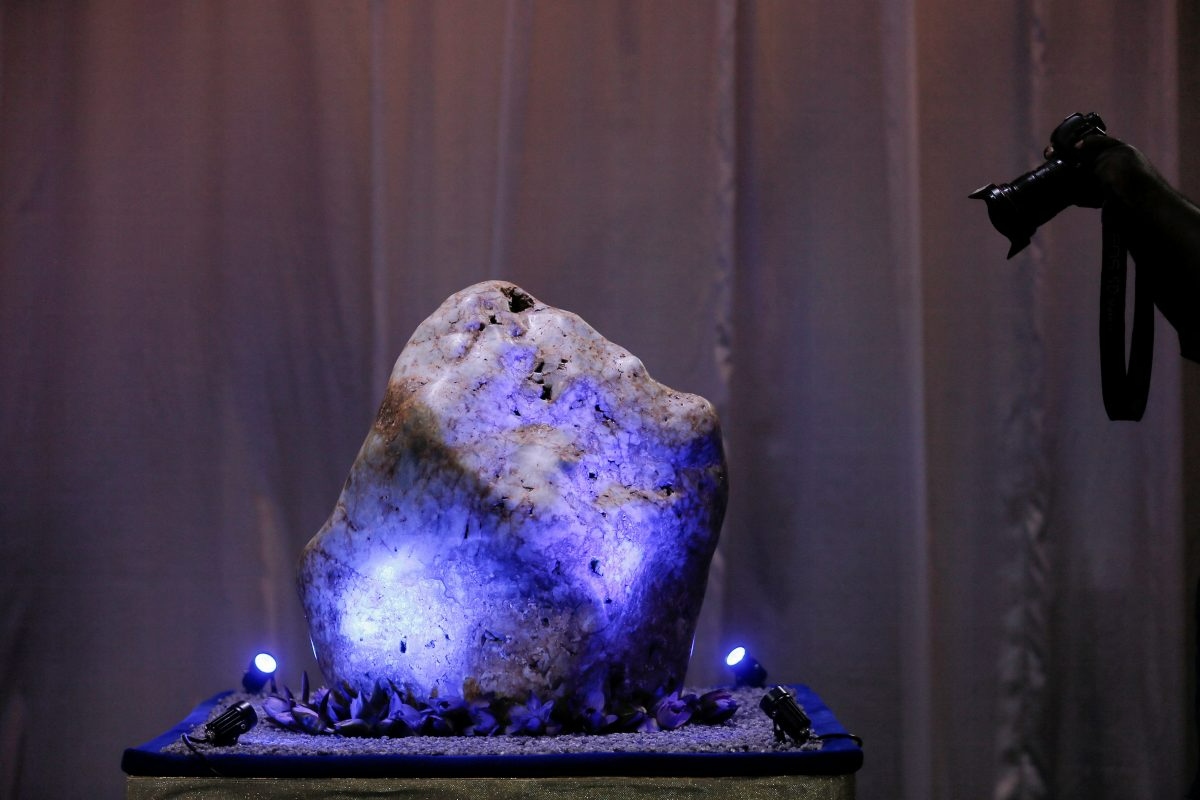 Otkriven je najveći safir na svijetu, a sada se vode sporovi oko toga tko će naslijediti bogatstvo koje predstavlja.