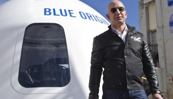 Bezos sfida Starlink di Musk con la propria costellazione di satelliti