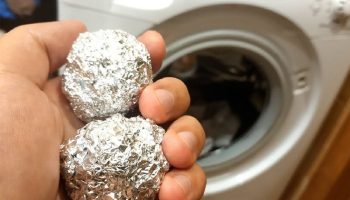 Hliníkové guličky v práčke: načo slúžia a prečo sa odporúča ich používať