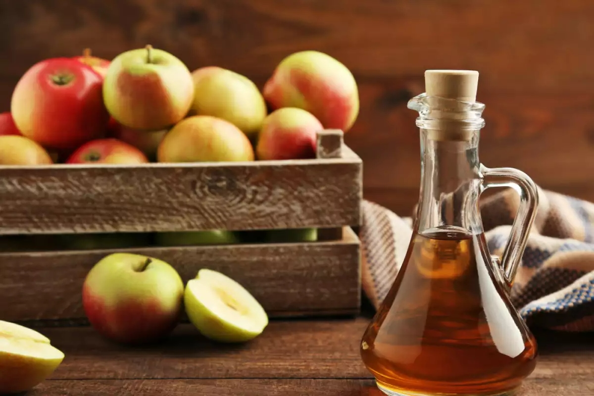 Jabučni ocat na vjetrobranskom staklu automobila: čemu služi i zašto se preporučuje