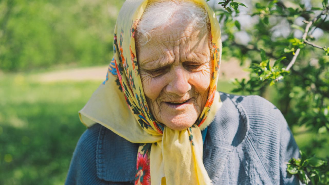 O femeie de 78 de ani a decis să renunțe la viața ei de până atunci și să-și petreacă restul anilor de pensie trăind într-un camping.