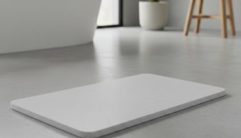 Kako izgleda novi trend kupaonskih tepiha koji ostavlja klasične tkanine iza sebe: higijenskiji je i praktičniji