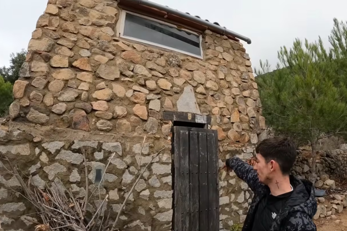 Ima 23 godine, napustio je grad i otišao da živi u šumi sa svojim životinjama: „Pronašao sam sebe“