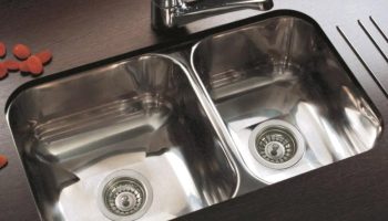 Domaći trik koji bi trebalo da koristite u cevima za uklanjanje mirisa i insekata za nekoliko minuta