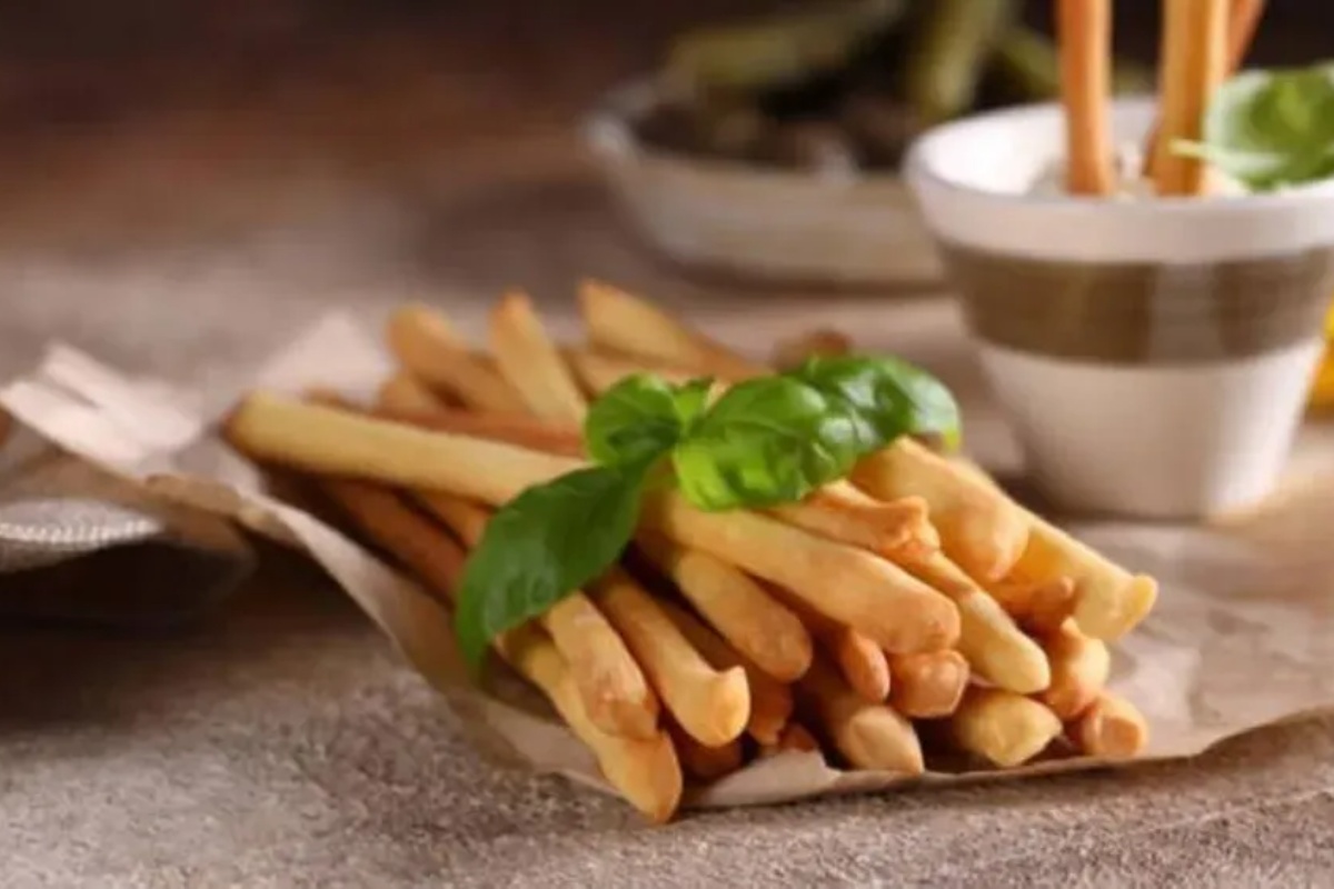 Hrskavi domaći grisini: Bezglutenski recept koji će dati poseban pečat vašem mezetluku