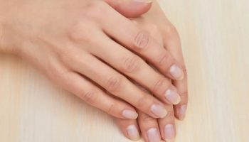 Zbogom dugim noktima: Minimalistički trend koji će zavladati 2026. uz neočekivanu boju