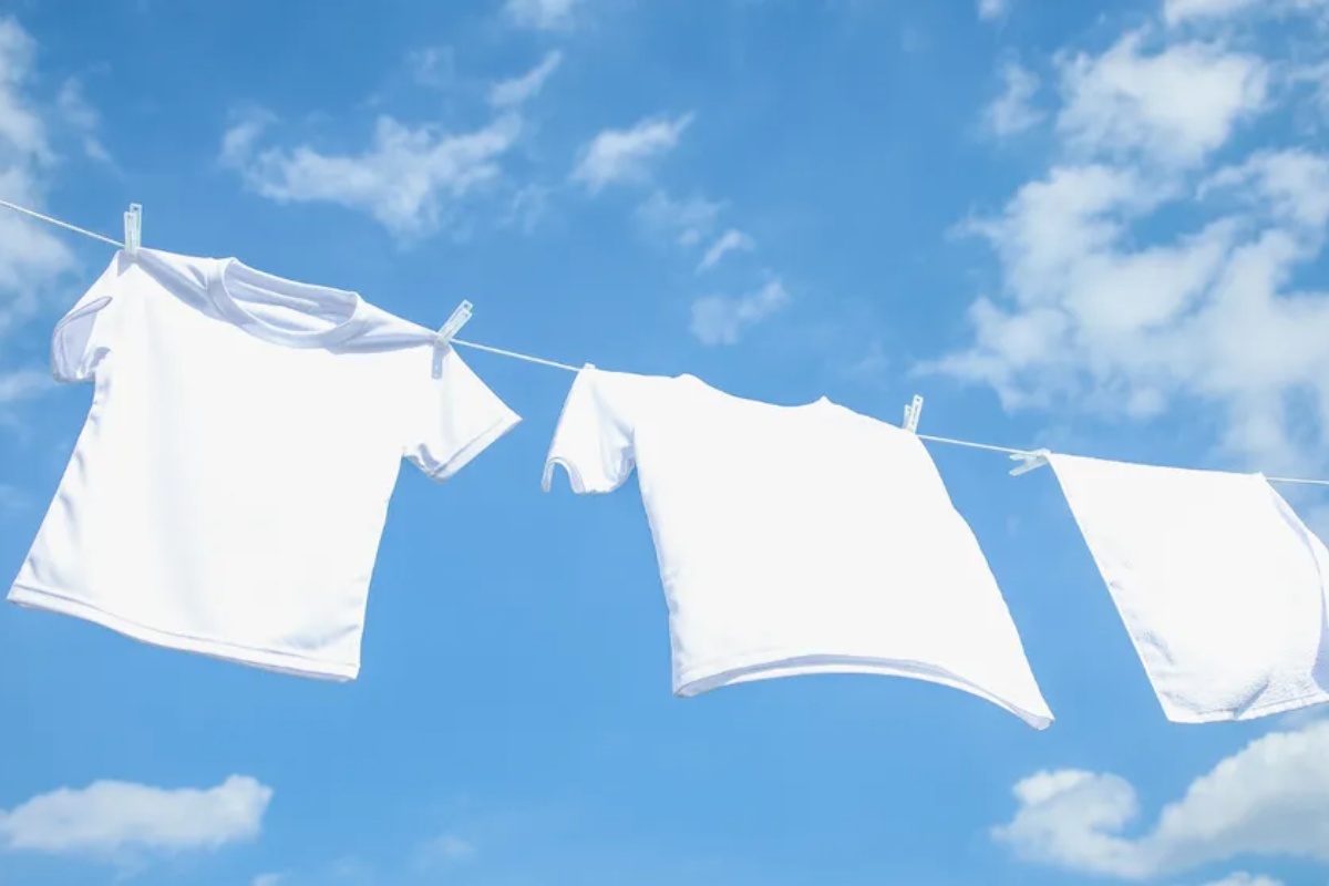 Zašto stavljanje soka od limuna u veš mašinu vraća sjaj vašoj beloj odeći
