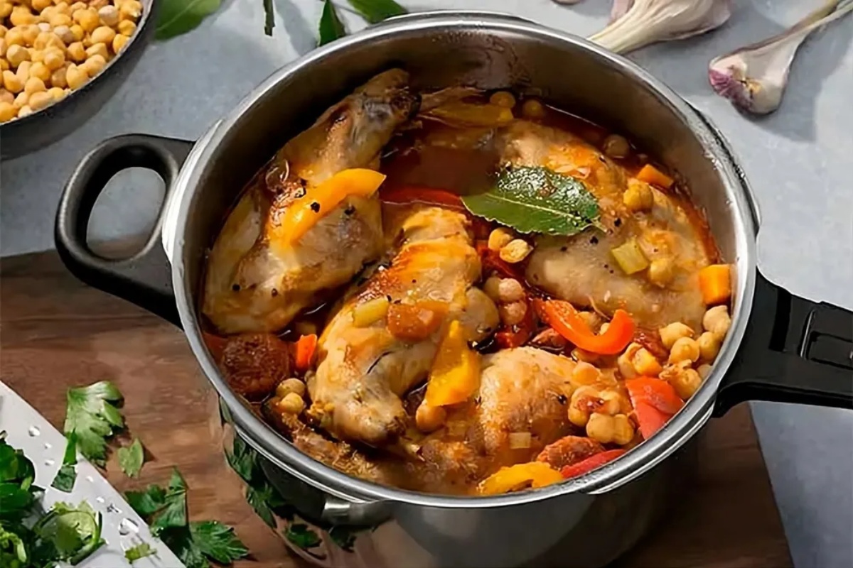 Tradicionalna šerpa odlazi u penziju: ovaj novi aparat kuva pod pritiskom, na pari i lagano u 9 režima