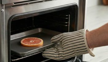 Stavite krišku grejpfruta u isključenu rernu: čemu služi i kada to treba uraditi