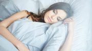 Spavanje bez jela: šta kaže psihologija i kako to utiče na odmor