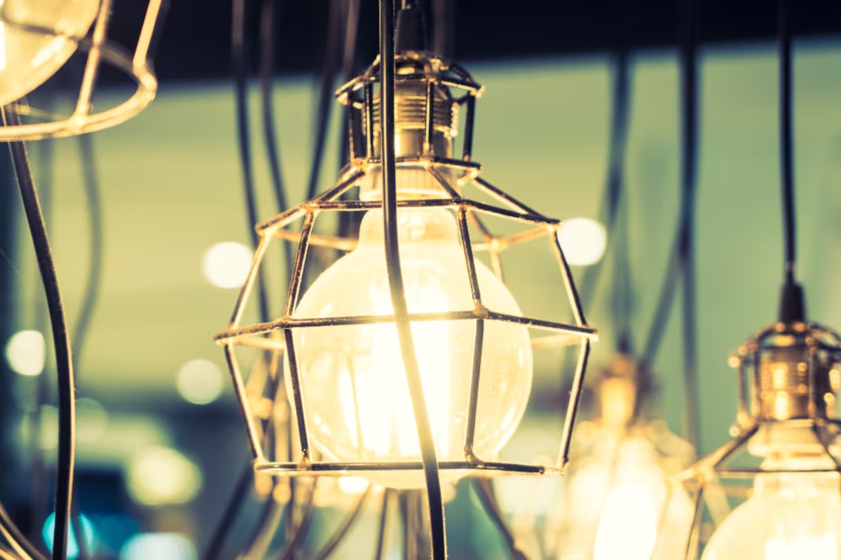 Ako kod kuće imate stare staklene tegle, imate pravo blago: novi trik za uštedu na osvetljenju