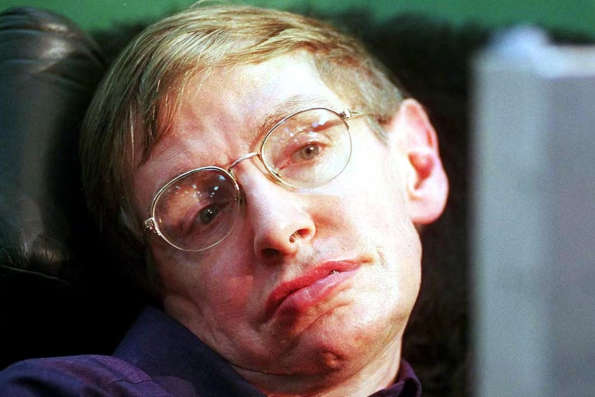 Stephen Hawking, fizičar: „Oni koji tvrde da se sudbina ne može promeniti, pogledaju pre nego što pređu ulicu“