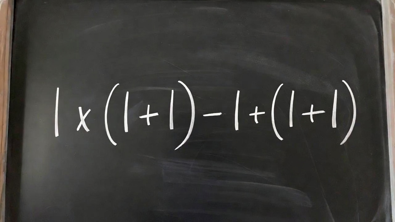 Koliko je 1 x (1 + 1) - 1 + ( 1 + 1)? Matematički zadatak koji stavlja genije na test