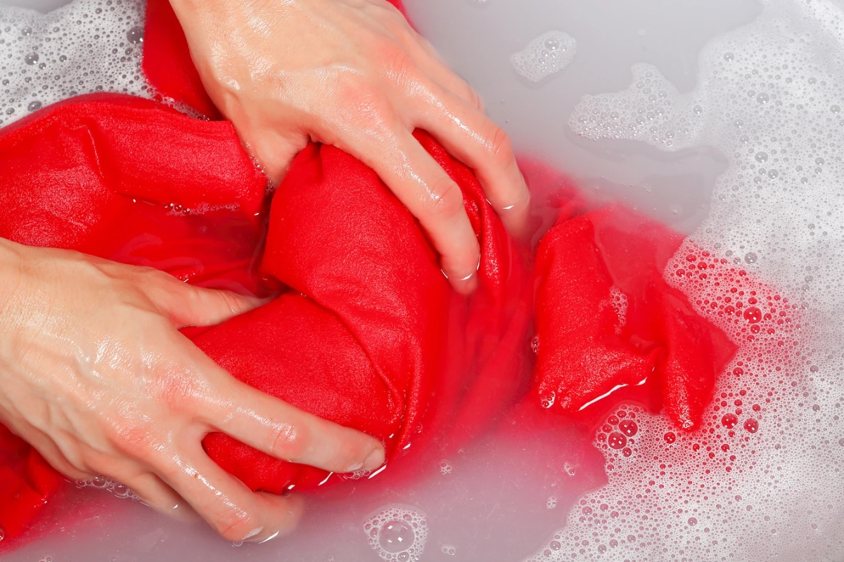 Koja je mrlja najteža za uklanjanje sa odeće i šta uraditi da biste rešili problem