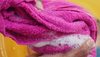 Alejandra, stručnjak za čišćenje: „Da bi kuhinjske krpe bile besprekorne, koristite prirodni sapun i sok od limuna“