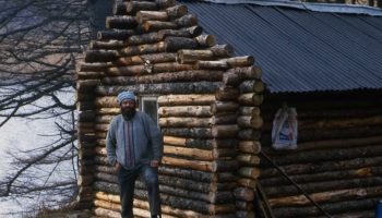 Preživeo je nasilni napad, preselio se u šumu i već 40 godina živi bez vode i struje: „Prijatno je“