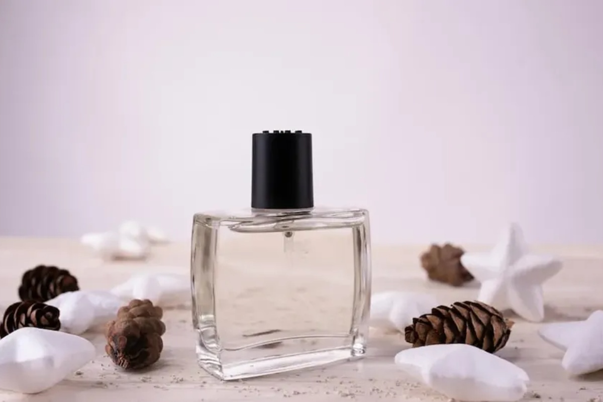 Ne bacajte prazne bočice parfema: 3 kreativna načina da ih ponovo iskoristite u domu