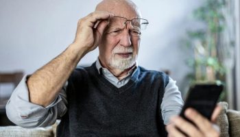 Navika koju stariji ljudi u Srbiji često imaju uveče može im pokvariti san i naredni dan