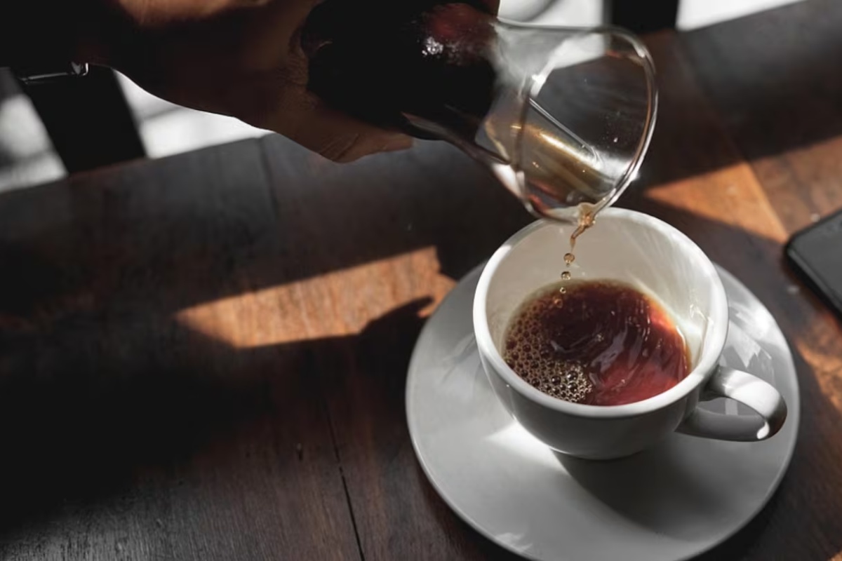 Razlika između obične i bezkofeinske kafe: Koja je zdravija?