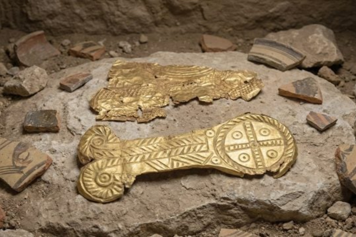 Zapanjenost među arheolozima: analizirali dva zlatna predmeta u Grčkoj i otkrili neočekivane solarne simbole