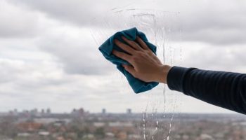 Malo ko zna: zašto preporučuju pranje prozora tokom oblačnih dana