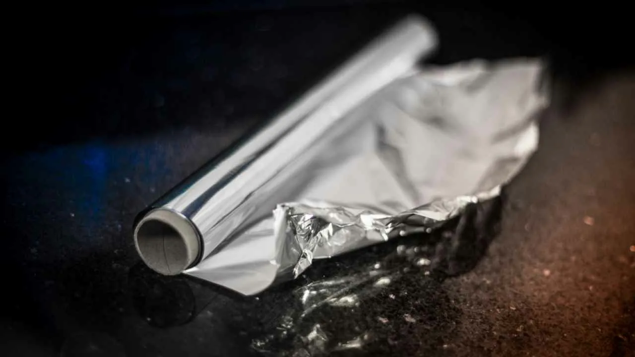 Mat i sjajna strana aluminijske folije