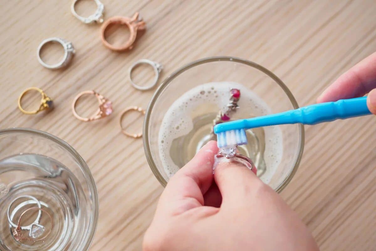 Čišćenje srebrnog nakita kod kuće