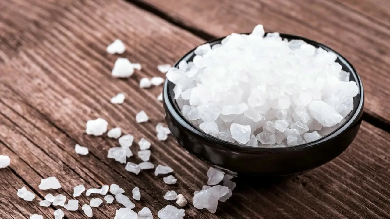 Mešavina soli i sode bikarbone za čišćenje