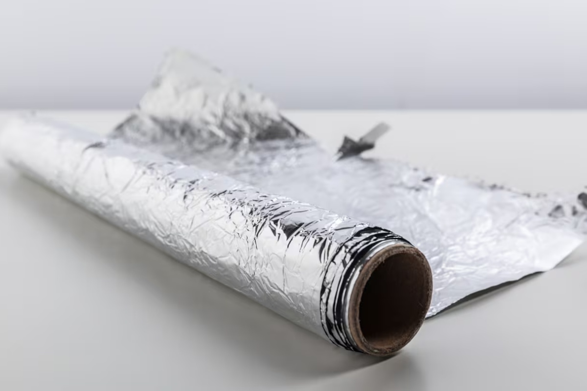 Stavljanje aluminijske folije na rešetke u kupaonici: zašto to preporučuju i čemu služi detail 1