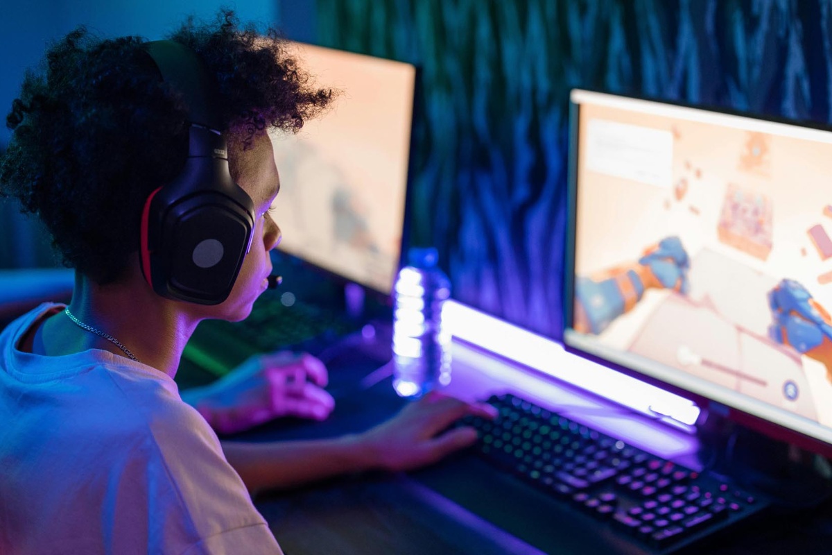 Igranje video igara više od 10 sati nedeljno loše je za san i telesnu težinu mladih – image 1