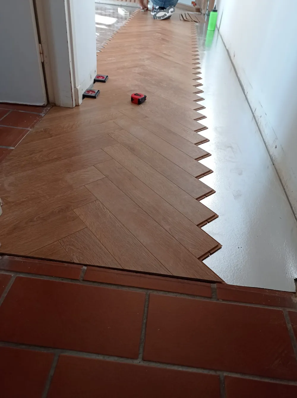 Plutajući podovi više nisu opcija: Elegantan i ekonomičan pod koji je postao apsolutni hit – image 1