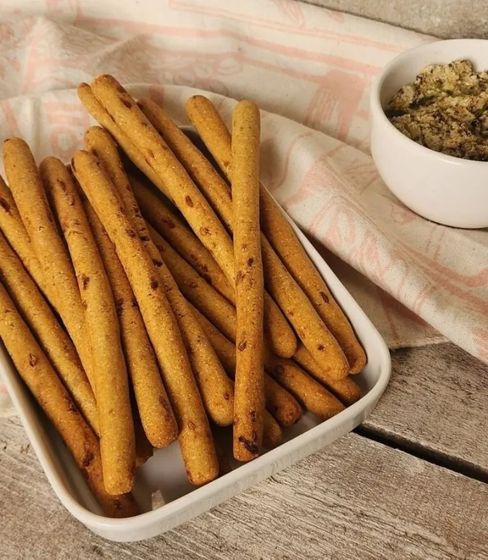 Hrskavi domaći grisini: Bezglutenski recept koji će dati poseban pečat vašem mezetluku – image 1