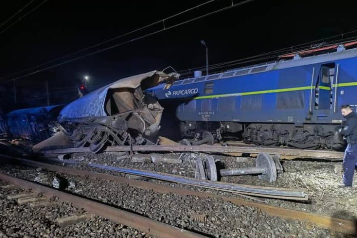 Ministar Klimčak: Na jugu Poljske iskočio iz šina putnički voz – image 1