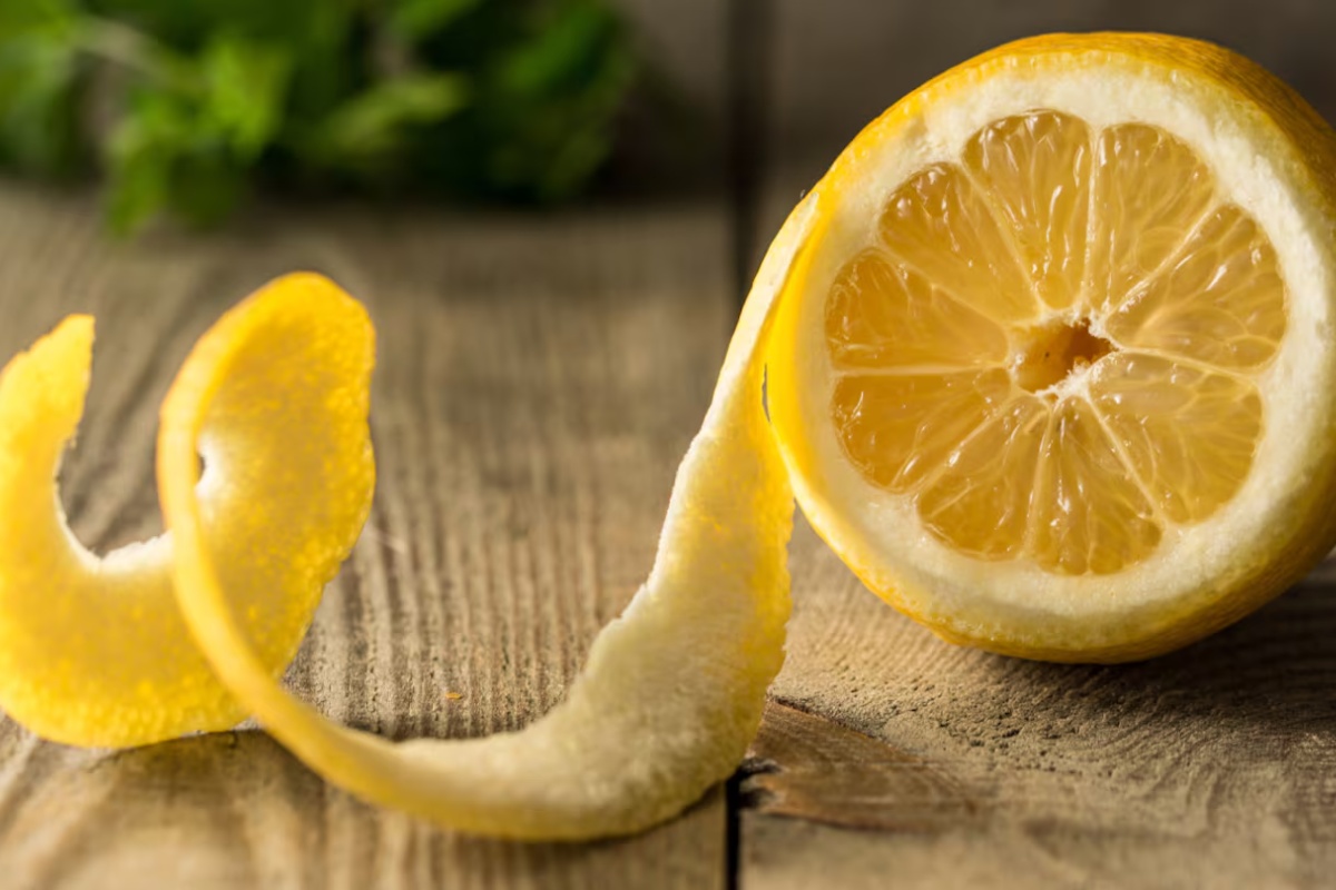 Ne bacajte koru limuna: kako je koristiti kao prirodni repelent u saksijama – image 1