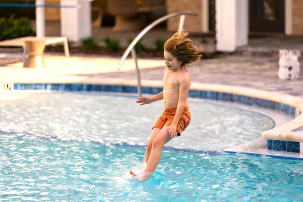 Zašto preporučuju da se ne ulazi u vodu nakon jela: koliko zaista treba sačekati – image 1