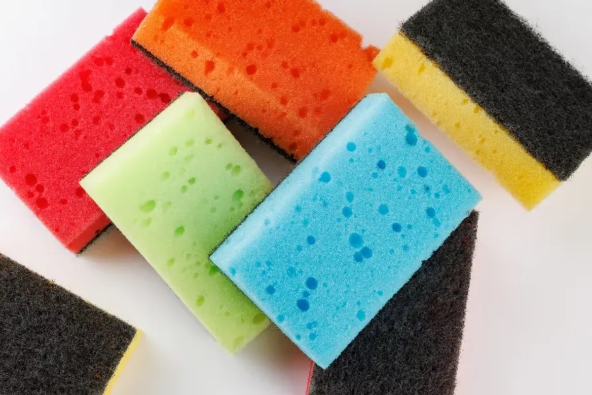 Trik sa starim sunđerom koji poboljšava čišćenje cele kuhinje – image 1