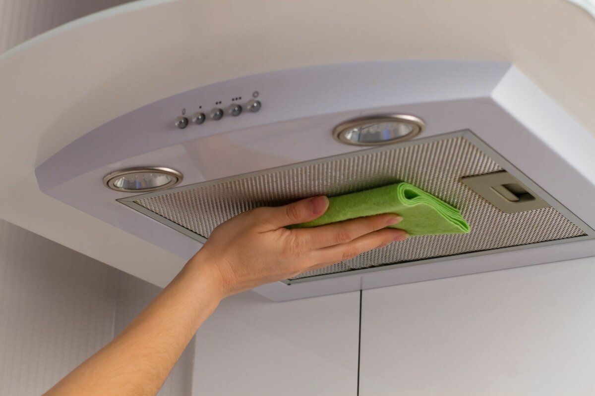 Ni soda bikarbona ni deterdžent: kako očistiti kuhinjski aspirator i ukloniti masnoću bez muke – image 2