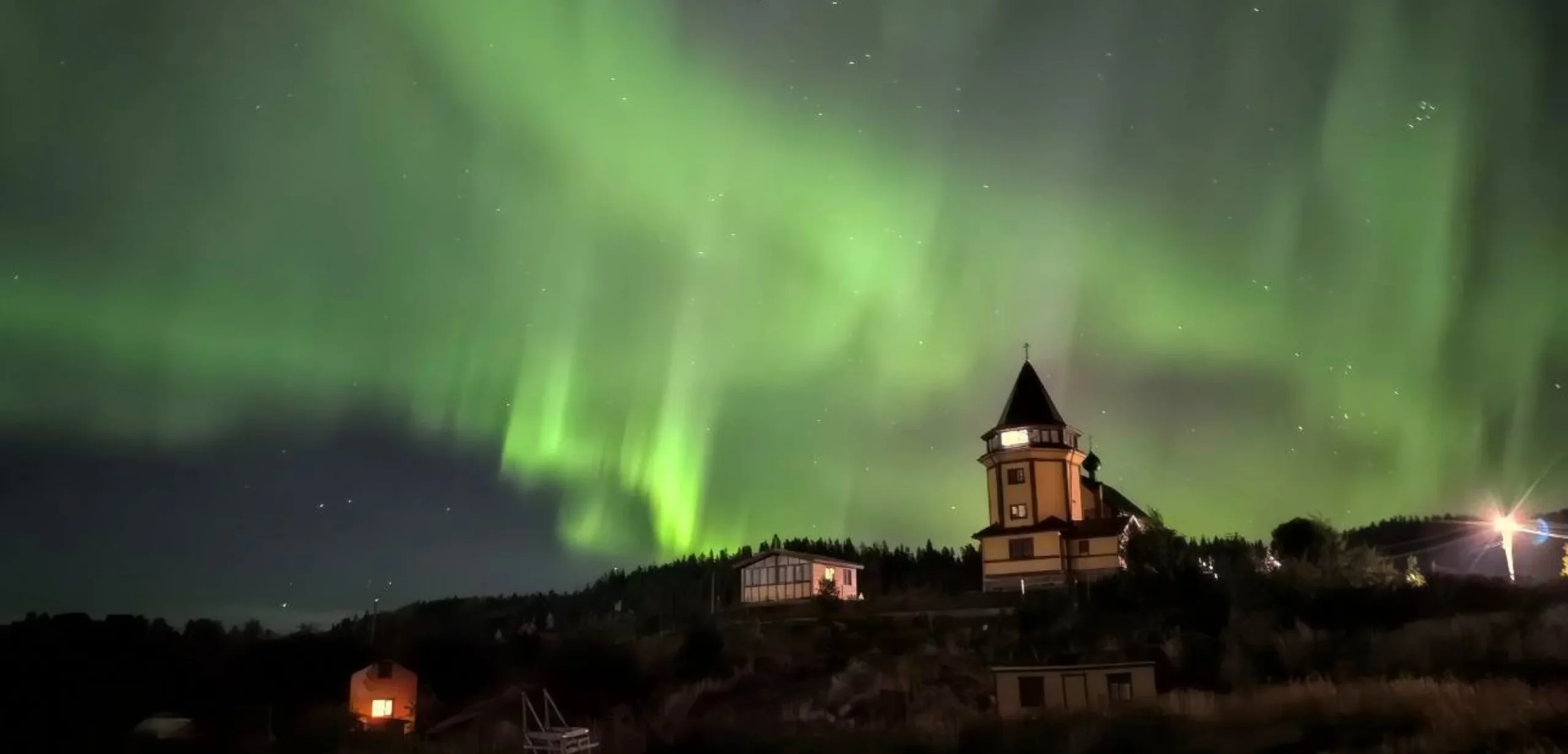 Na Zemlju se obrušila najmoćnija magnetna oluja u istoriji čovečanstva, u svemiru vlada rekordna radijacija i padaju sateliti – image 2