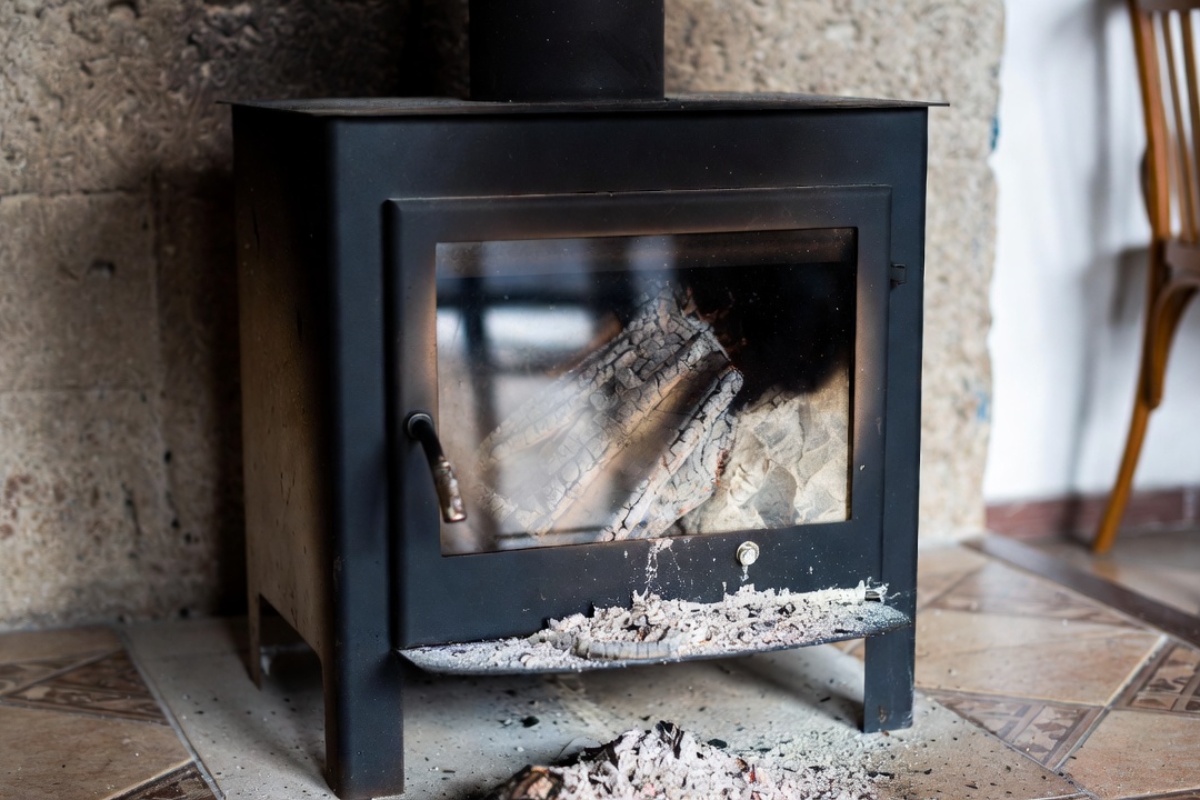 Ostatak iz peći na drva koji može funkcionisati bolje od soli tokom najhladnijih dana u godini – image 2