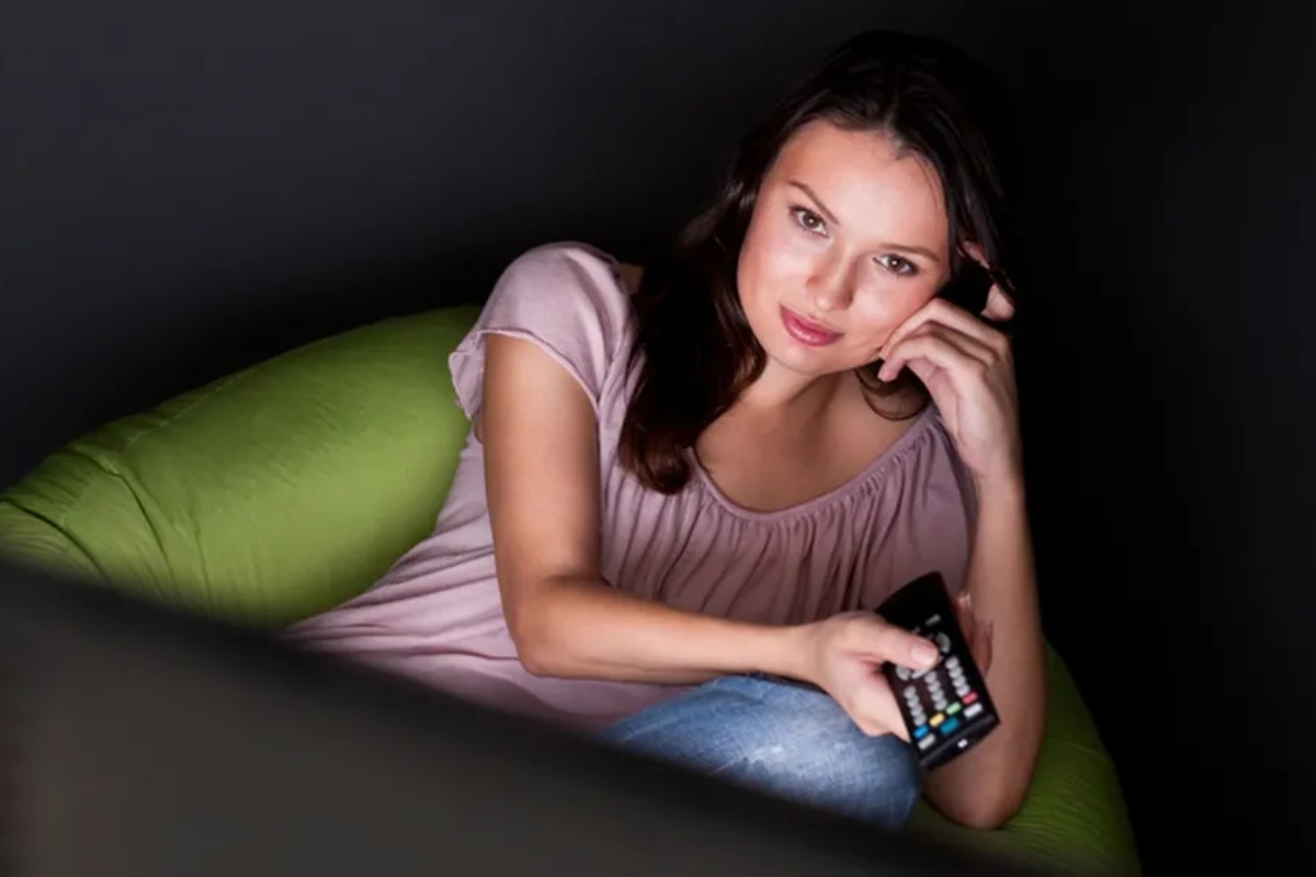 Ako radije birate da ostanete kod kuće umesto da izlazite vikendom, psihologija kaže da imate ove karakteristike – image 2