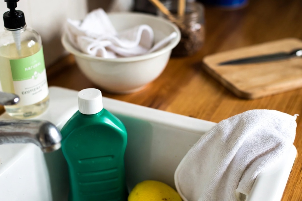 Alejandra, stručnjak za čišćenje: „Da bi kuhinjske krpe bile besprekorne, koristite prirodni sapun i sok od limuna“ – image 2