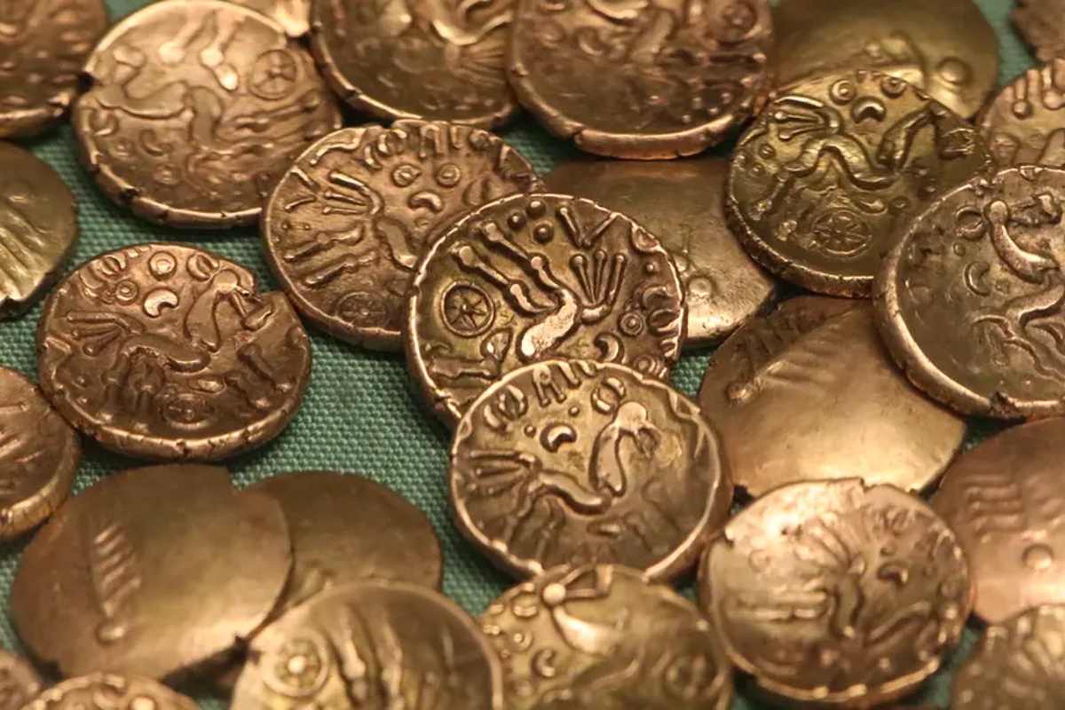 Arheolozi ne prestaju da se čude: ovi keltski zlatnici bili su skriveni pod vodom 2.300 godina – image 2