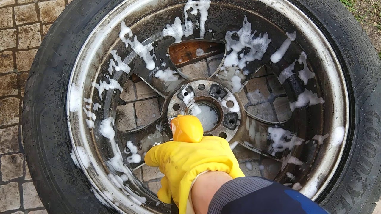 Fără înălbitor, fără degresant: cum să curățați jantele auto în câțiva pași simpli.